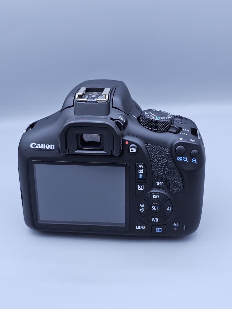 دوربین دست دوم Canon EOS 1300D با لنز 18-55mm III – (1300 شات)
