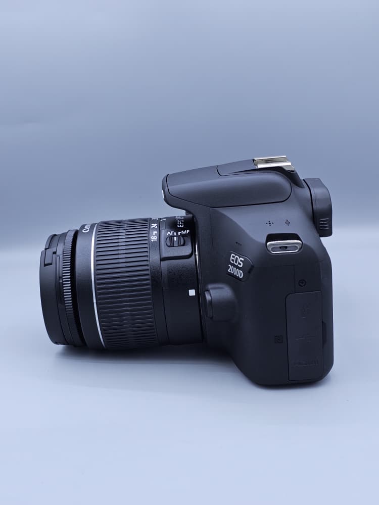 دوربین دست دوم Canon EOS 2000D با لنز Canon EF-S 18-55mm III، کارکرد حدود 400 شات