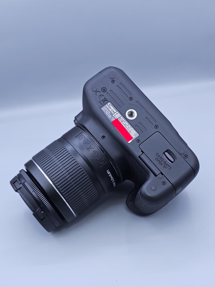دوربین دست دوم Canon EOS 2000D با لنز Canon EF-S 18-55mm III، کارکرد حدود 400 شات