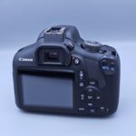 نمای پشت دوربین دست دوم Canon EOS 2000D با لنز Canon EF-S 18-55mm III