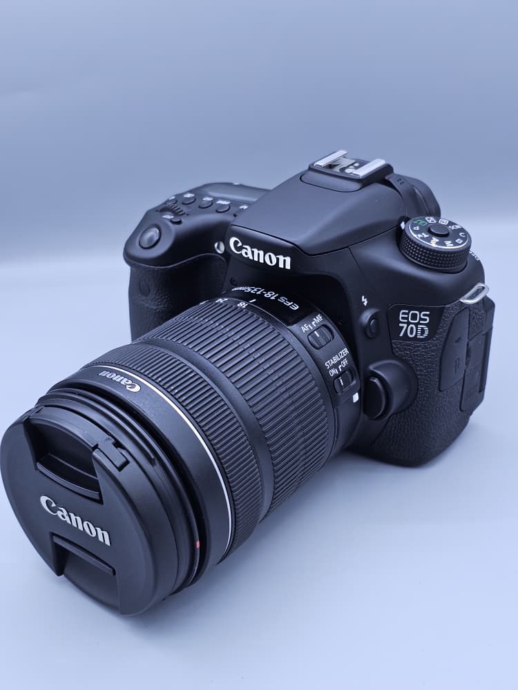 دوربین دست دوم Canon EOS 70D با لنز Canon EF-S 18-135mm IS STM، کارکرد 1000 شات