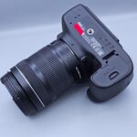 نمای زیر دوربین دست دوم Canon EOS 70D با لنز Canon EF-S 18-135mm IS STM