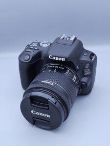 دوربین Canon EOS 200D دست دوم با لنز 18-55mm