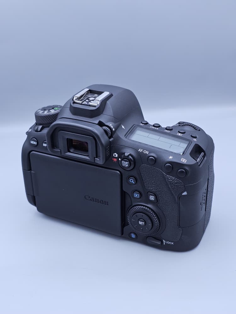 دوربین Canon EOS 6D Mark II دست دوم (6000 شات)