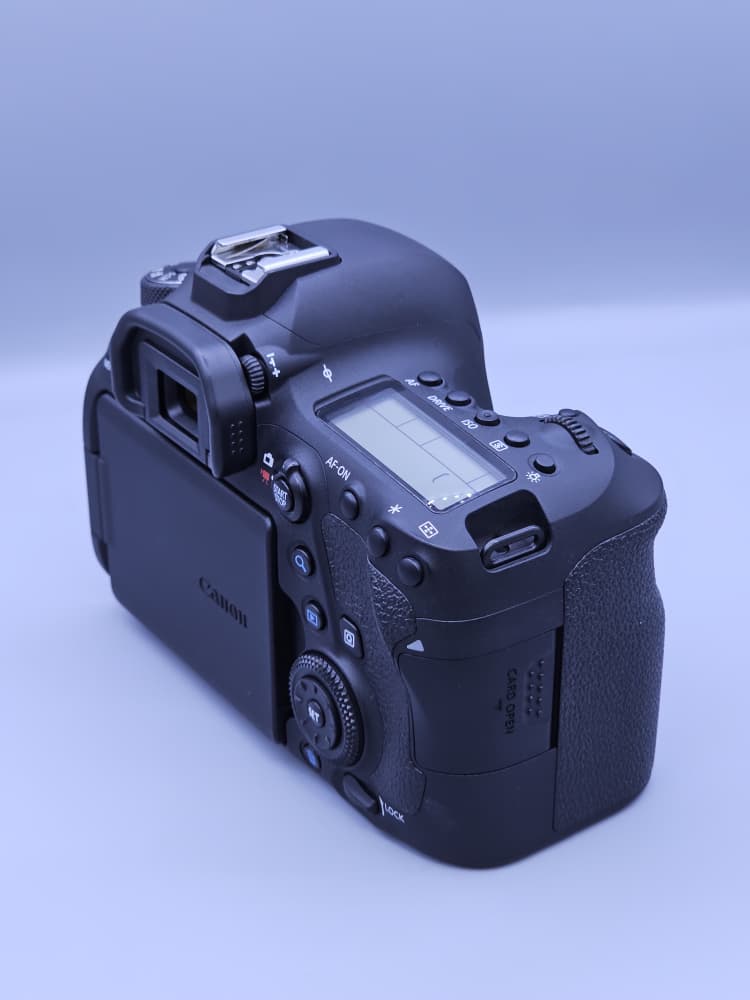 دوربین Canon EOS 6D Mark II دست دوم (6000 شات)