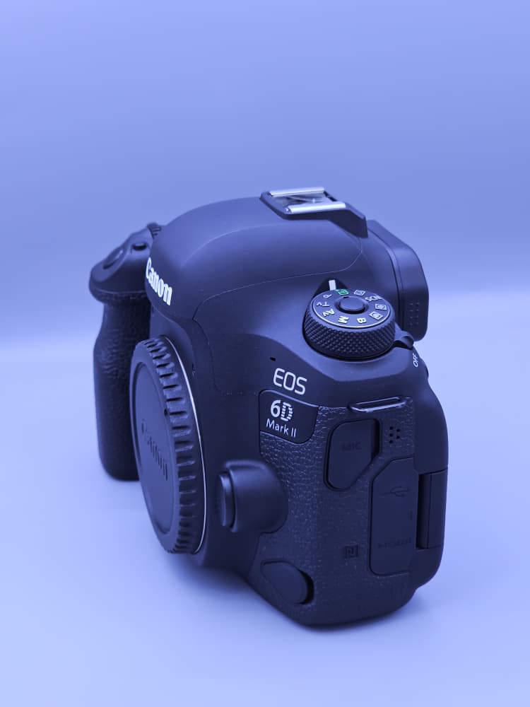 دوربین Canon EOS 6D Mark II دست دوم (6000 شات)