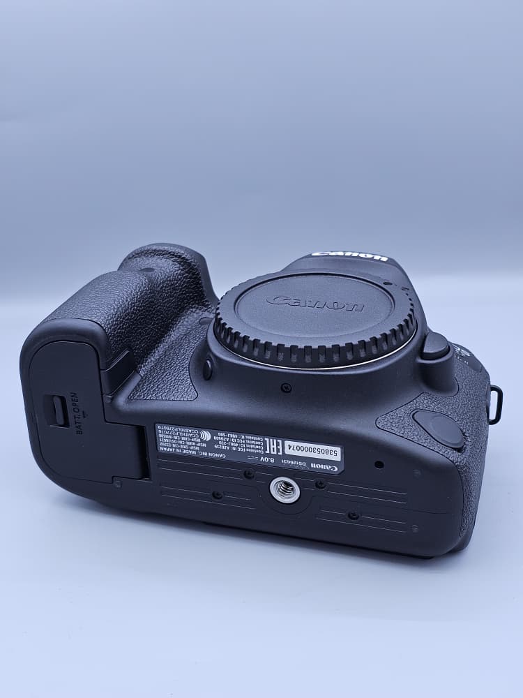 دوربین Canon EOS 6D Mark II دست دوم (6000 شات)