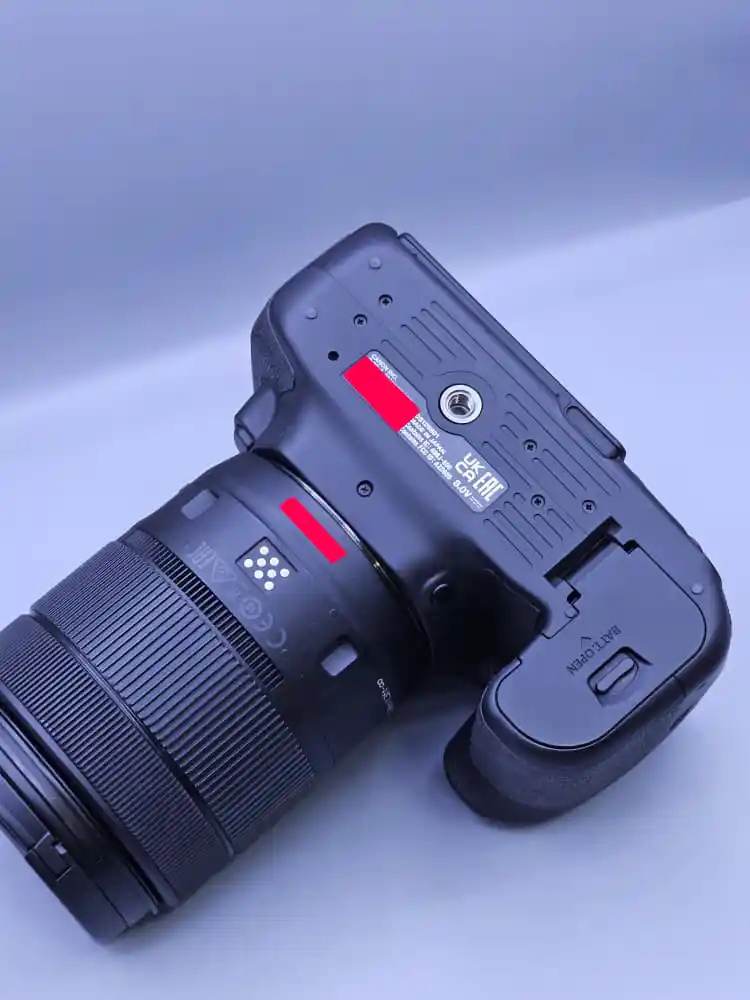 دوربین دست دوم Canon EOS 90D با لنز 18-135mm IS USM (۲۰۰۰ شات)